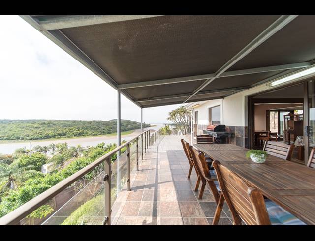 4 BEDROOM HOUSE FOR SALE IN BONZA BAY